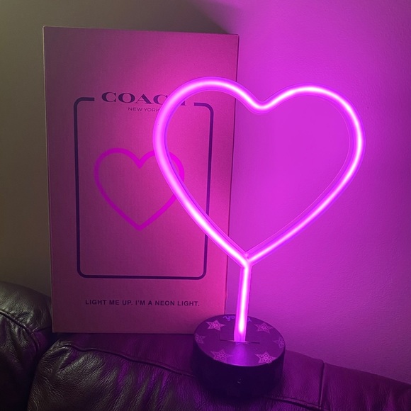 Coach LED Heart Lamp - NO Glass - Picture 4 of 8